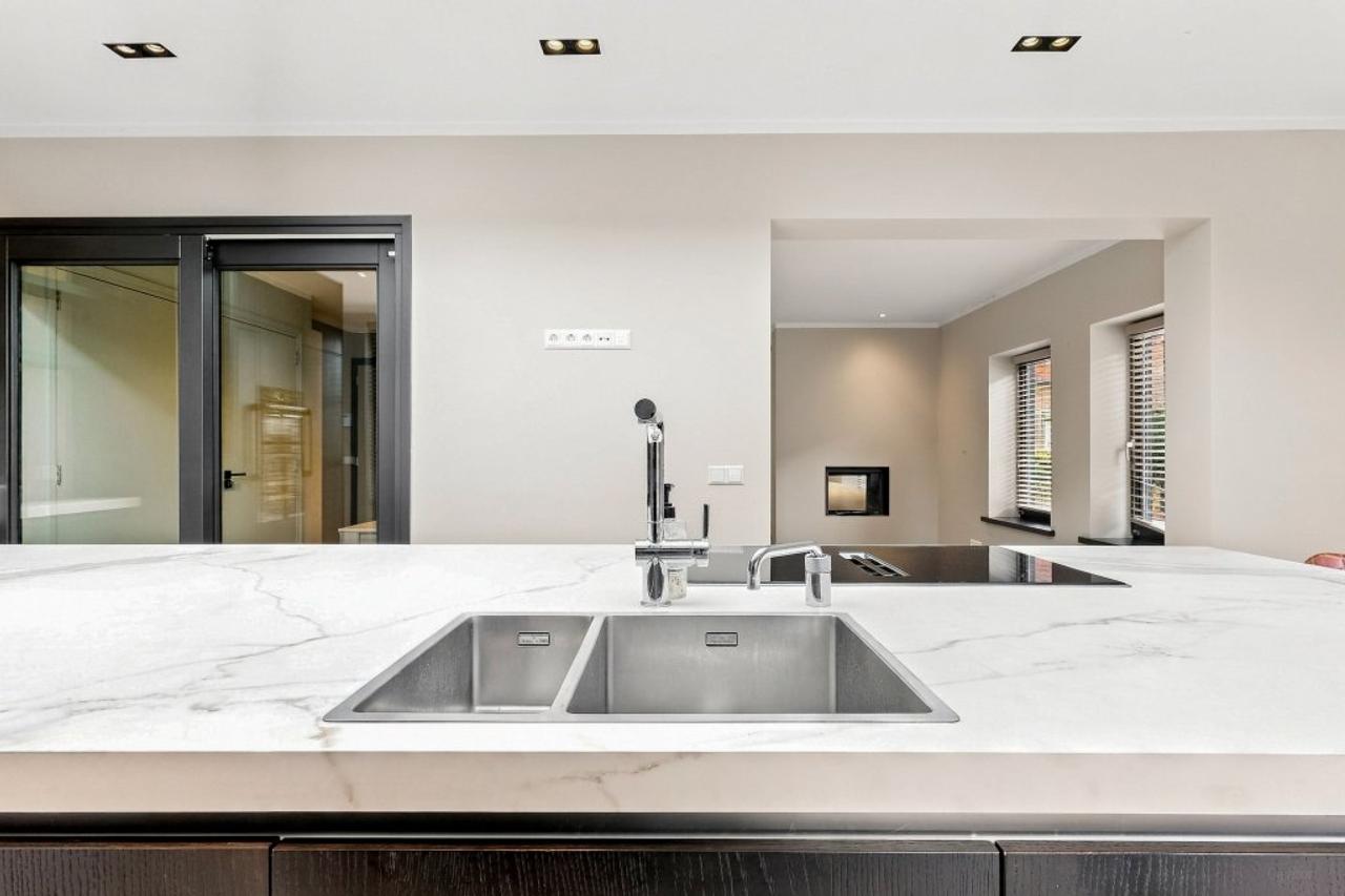 4-Bedroom Villa in the Heart of Bergen - Image 10
