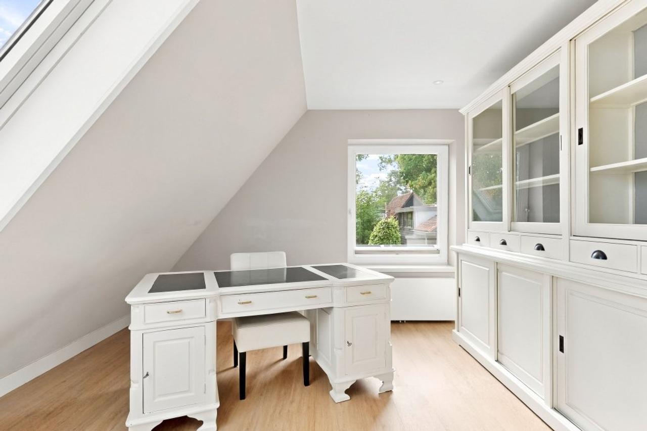 4-Bedroom Villa in the Heart of Bergen - Image 22