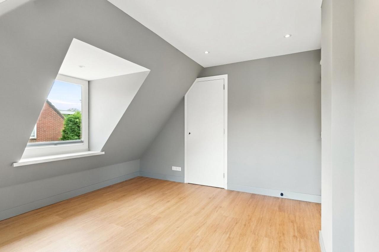 4-Bedroom Villa in the Heart of Bergen - Image 23