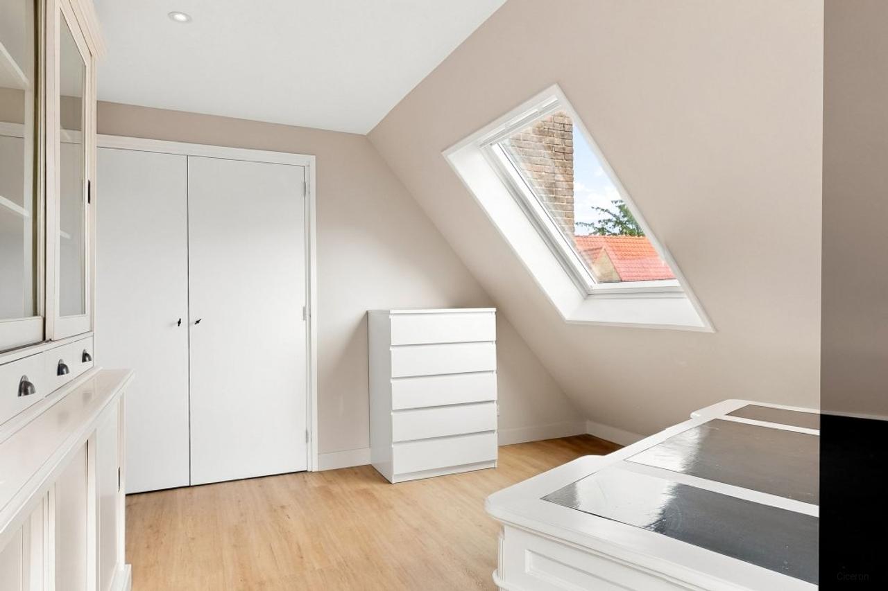4-Bedroom Villa in the Heart of Bergen - Image 25