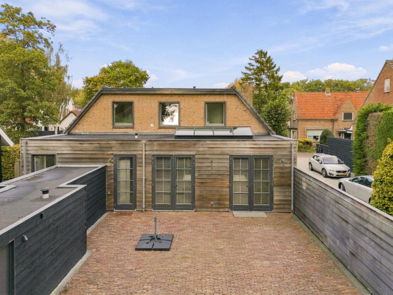 4-Bedroom Villa in the Heart of Bergen - Image 27