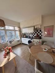 Apartment with Balcony in Oranjebuurt