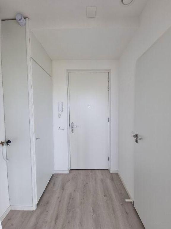 Central 2-Bedroom Apartment in Almere - Image 2