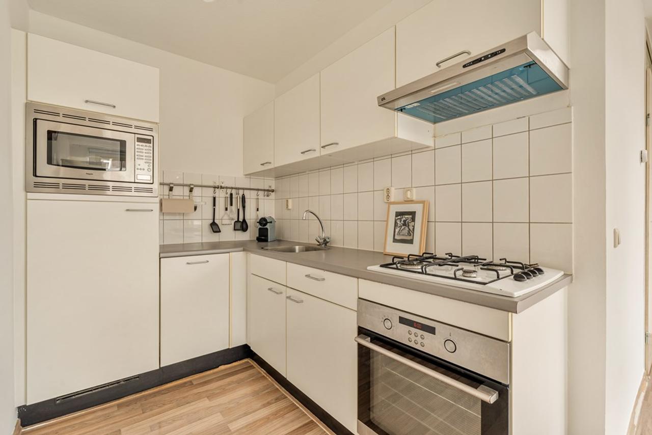 Gemeubileerd appartement met dakterras in De Pijp - Afbeelding 9