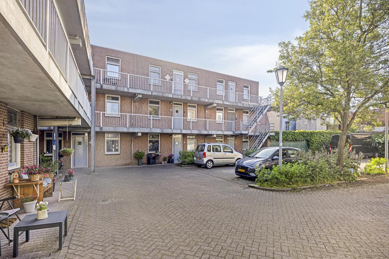 70 m² 2-Bedroom Apartment in Kampen - Image 4