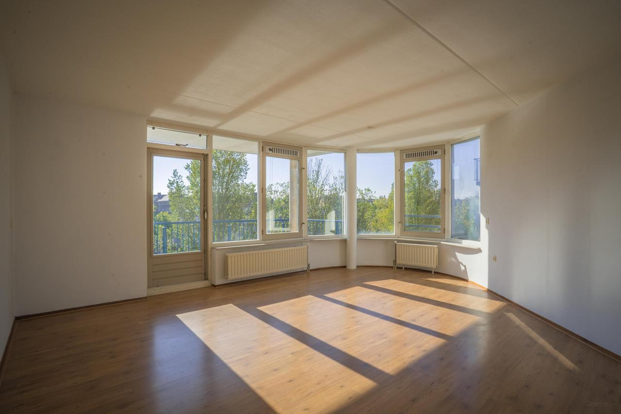 69 m² apartment with balcony in Spaarndammerbuurt - Image 2