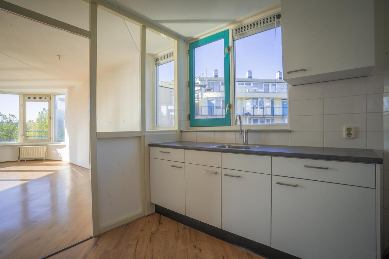 69 m² apartment with balcony in Spaarndammerbuurt - Image 11