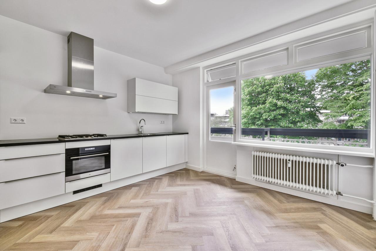 3-Bedroom Apartment in Buitenveldert - Image 5