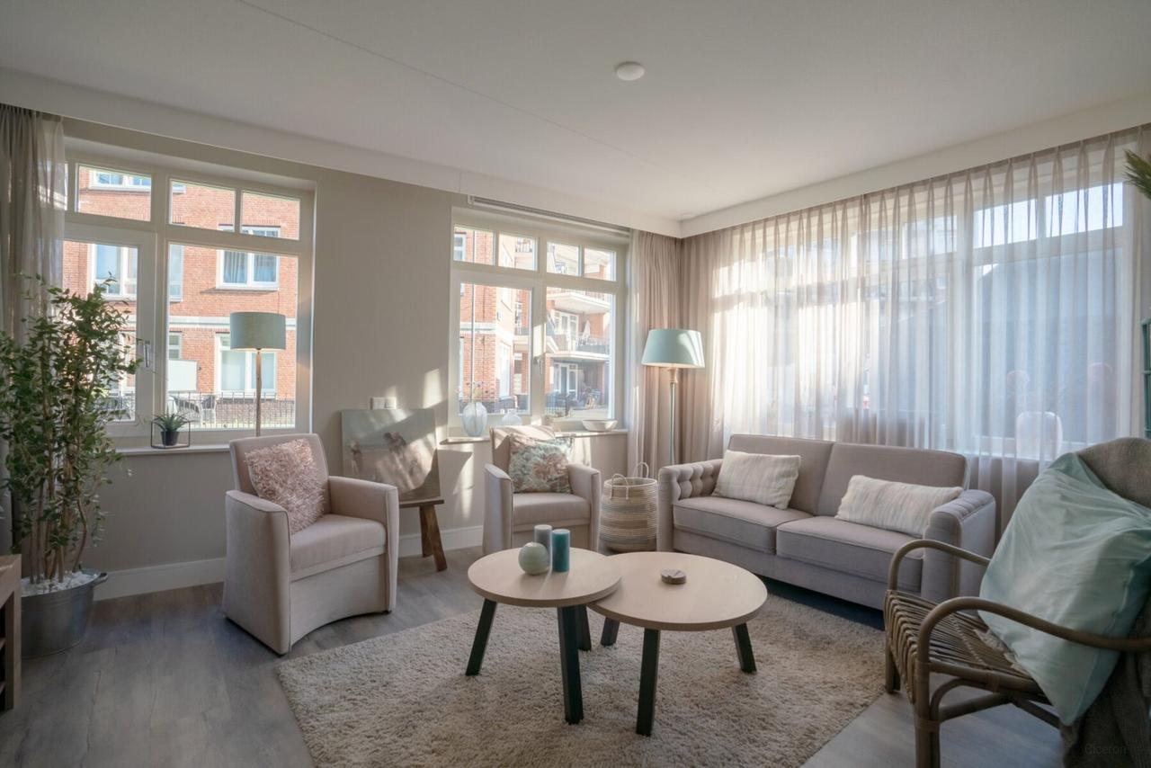 Gemeubileerd 55+ appartement met terras - Afbeelding 1