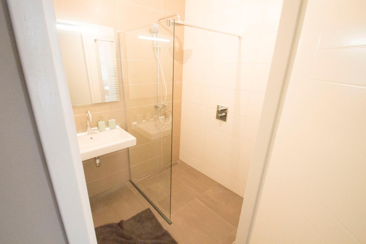 Gemeubileerd 55+ appartement met terras - Afbeelding 7