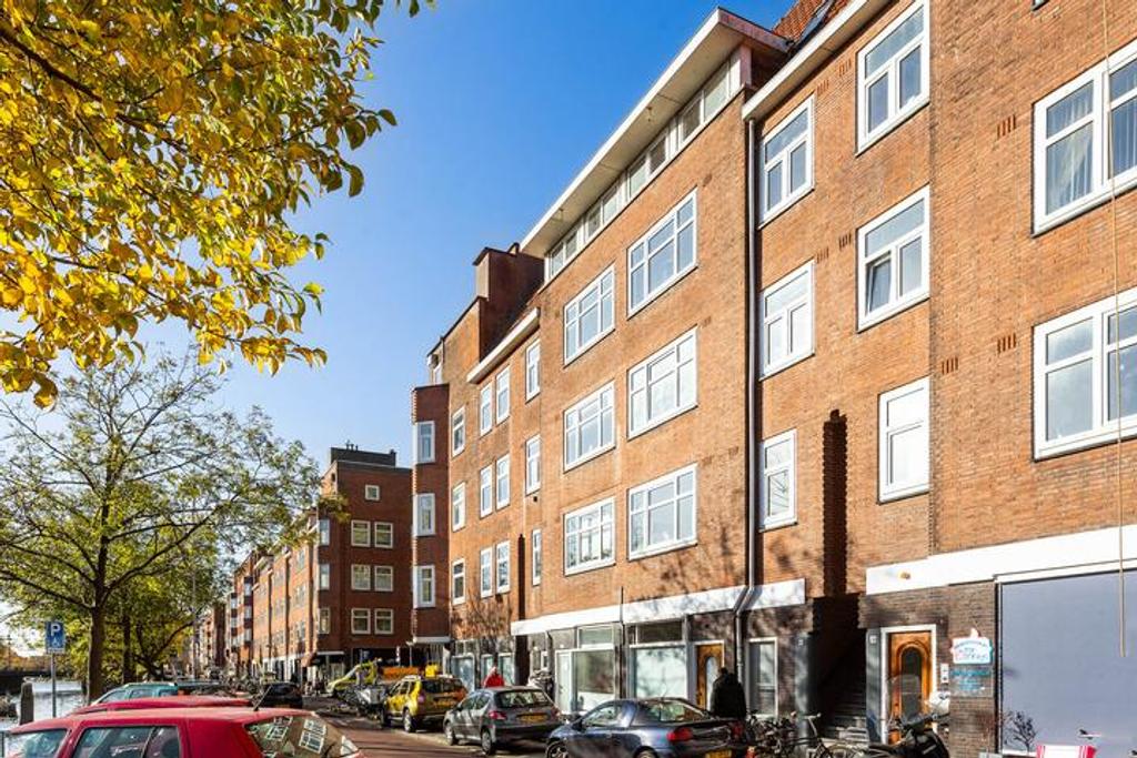 4-Room Apartment with Balcony in Amsterdam - Image 1