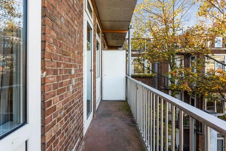 4-Room Apartment with Balcony in Amsterdam - Image 12