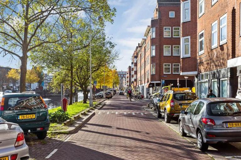 4-Room Apartment with Balcony in Amsterdam - Image 22