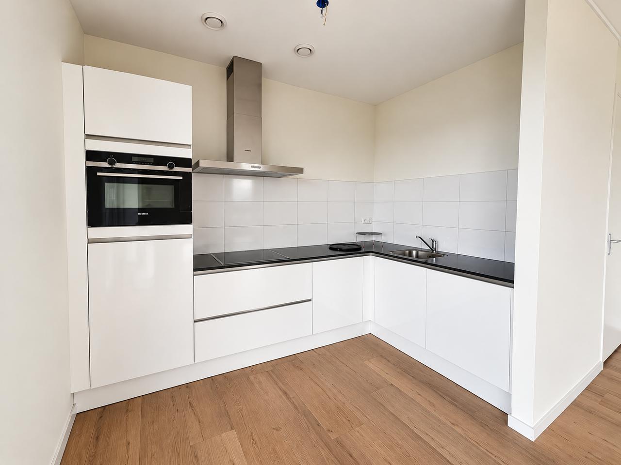 New Apartment with Balcony near Meerland Park - Image 7