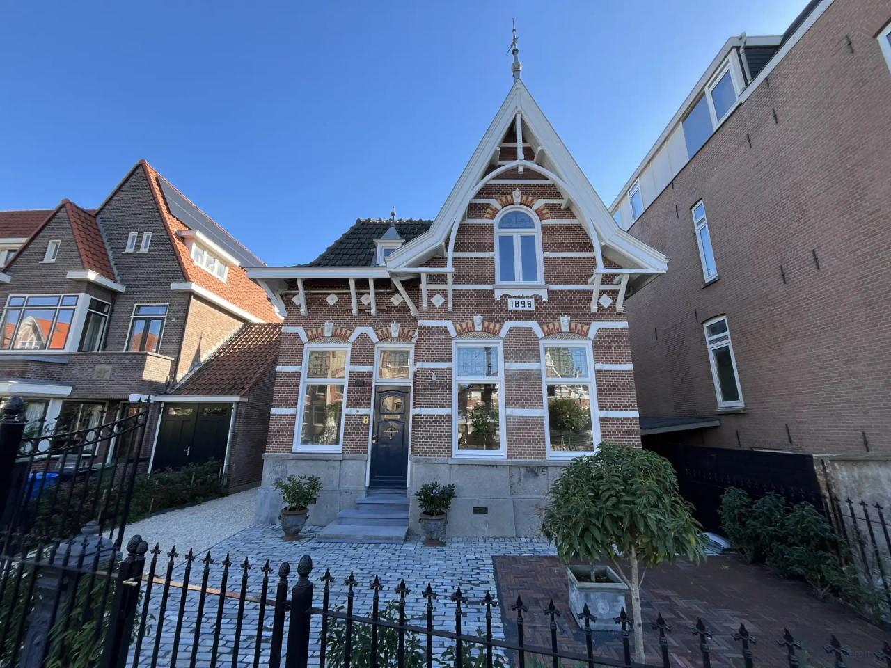 Vrijstaand huis met tuin in Hillegersberg - Afbeelding 1