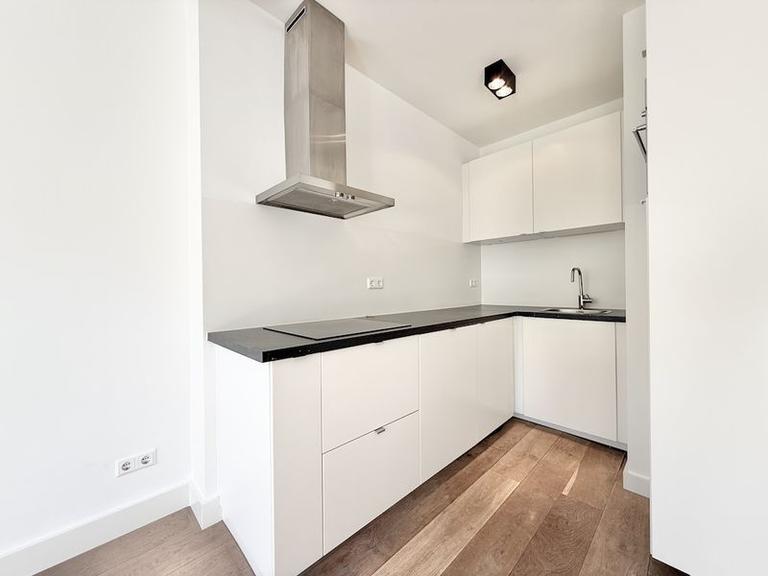 Twee slaapkamers met balkon in Hoofddorppleinbuurt - Afbeelding 5