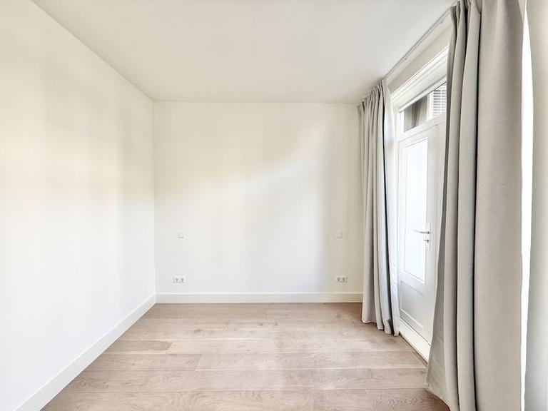 Twee slaapkamers met balkon in Hoofddorppleinbuurt - Afbeelding 6