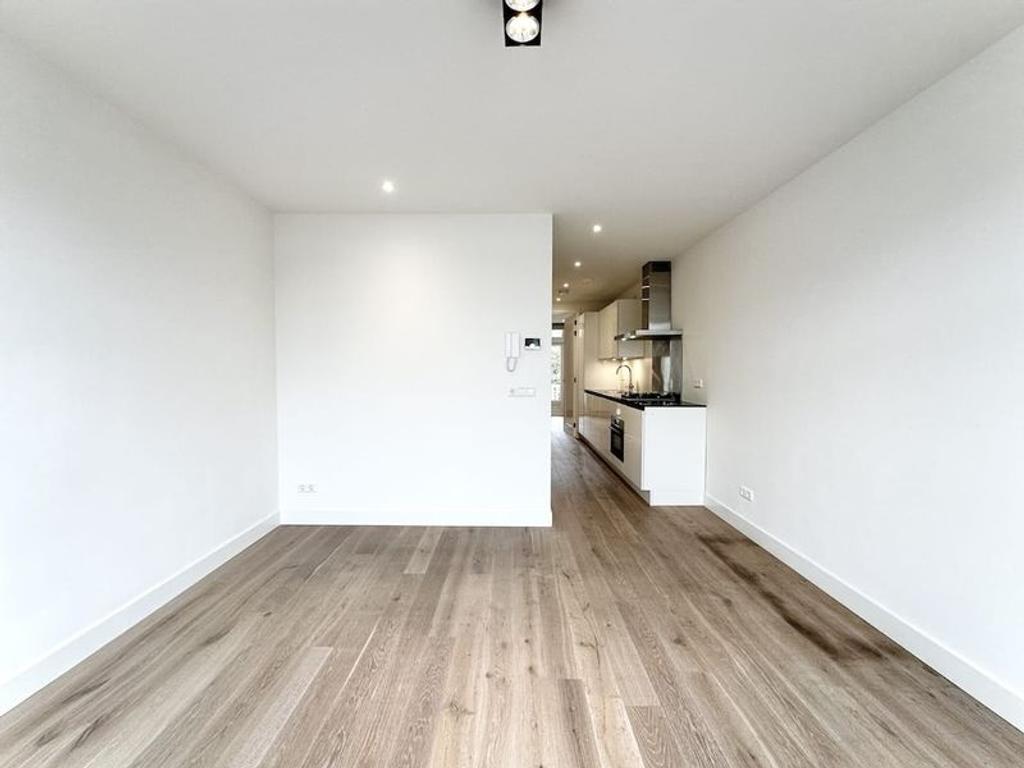 Gemeubileerd 2-kamerappartement met balkon - Afbeelding 1