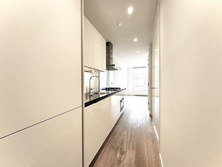 Gemeubileerd 2-kamerappartement met balkon - Afbeelding 4