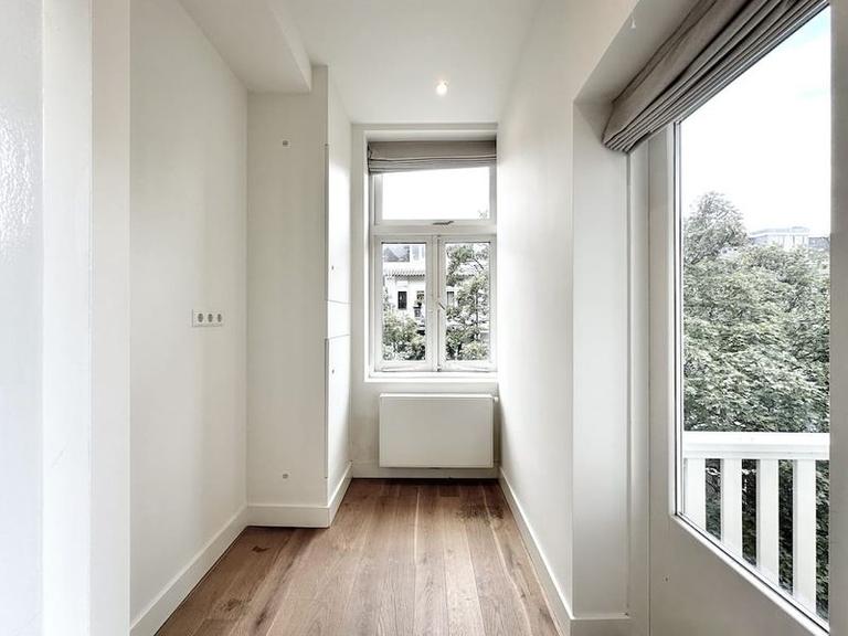 Gemeubileerd 2-kamerappartement met balkon - Afbeelding 9