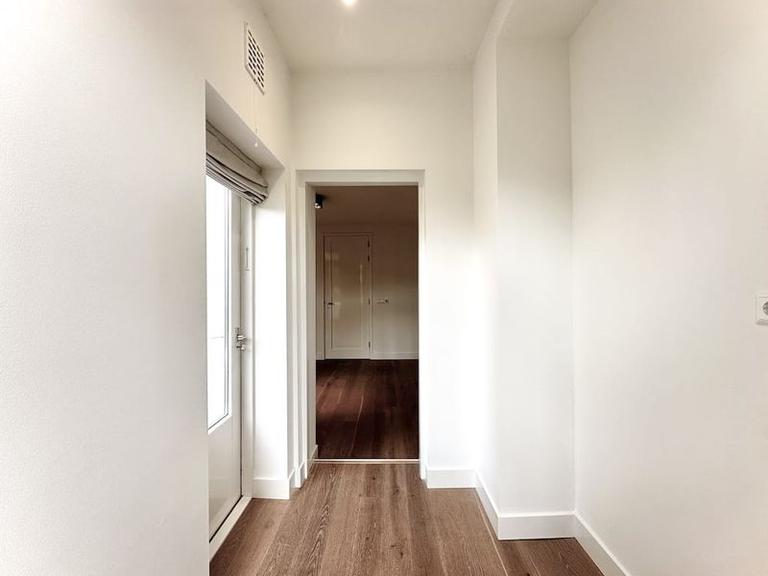 Gemeubileerd 2-kamerappartement met balkon - Afbeelding 10