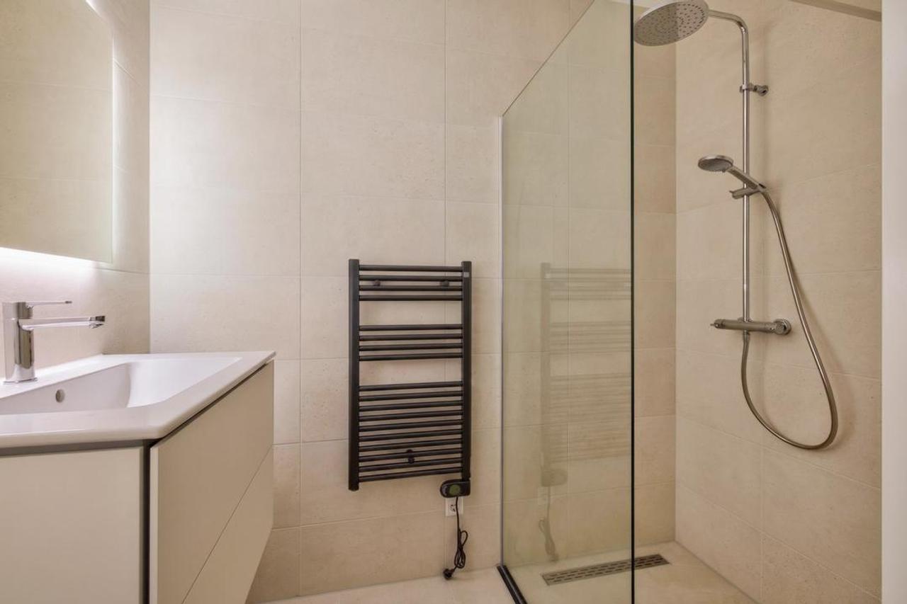 Furnished 2-Bedroom Apartment with Balcony - Image 8