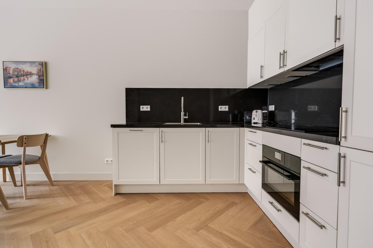 Gemeubileerd 3-kamerappartement aan de Leidsekade - Afbeelding 7