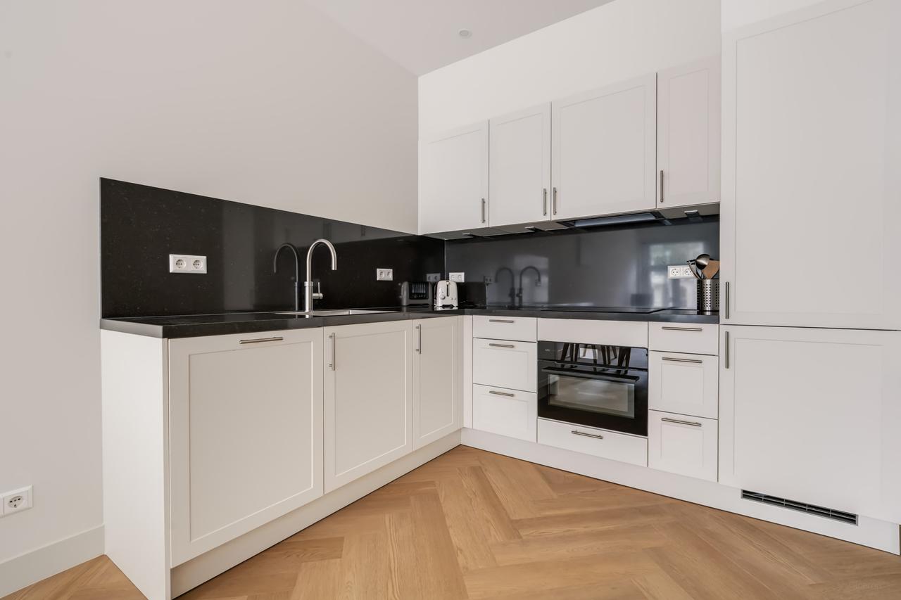 Gemeubileerd 3-kamerappartement aan de Leidsekade - Afbeelding 8