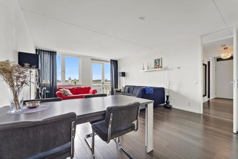 Gemeubileerd 3-kamerappartement met balkon - Afbeelding 9