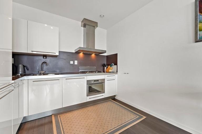 Gemeubileerd 3-kamerappartement met balkon - Afbeelding 10
