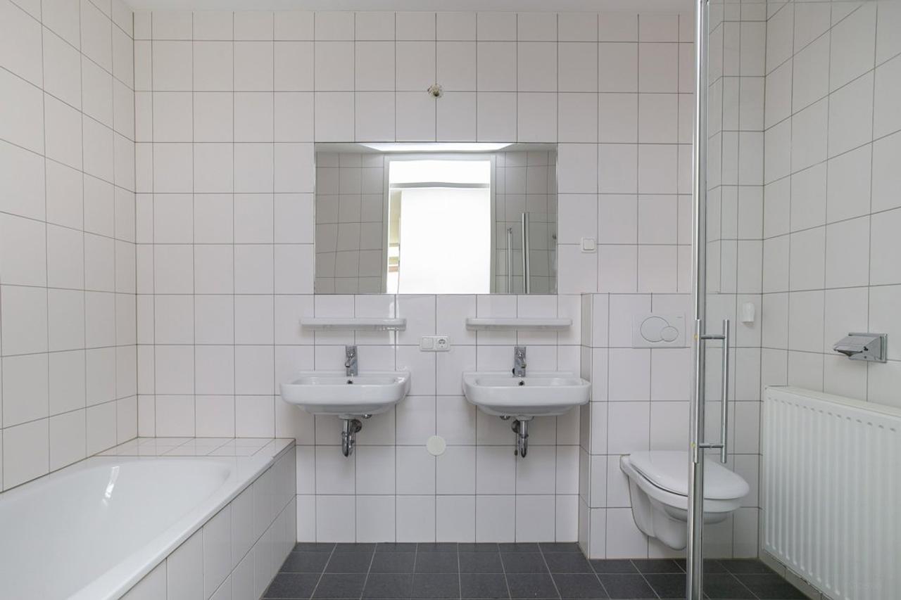 South-Facing Balcony & Energy Label A in Kronehoef - Image 16