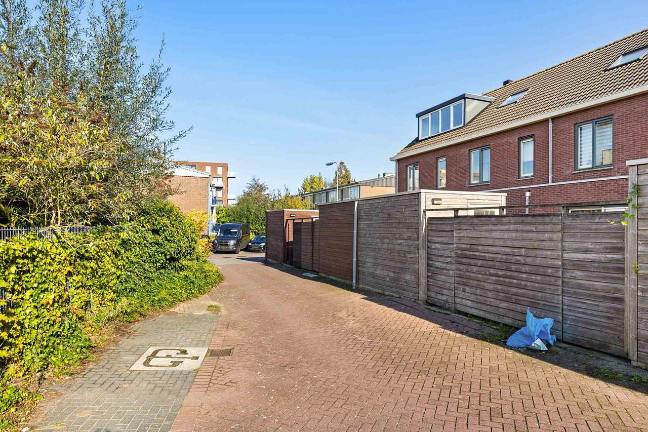 Furnished 5-Bedroom House in Gouda - Image 2