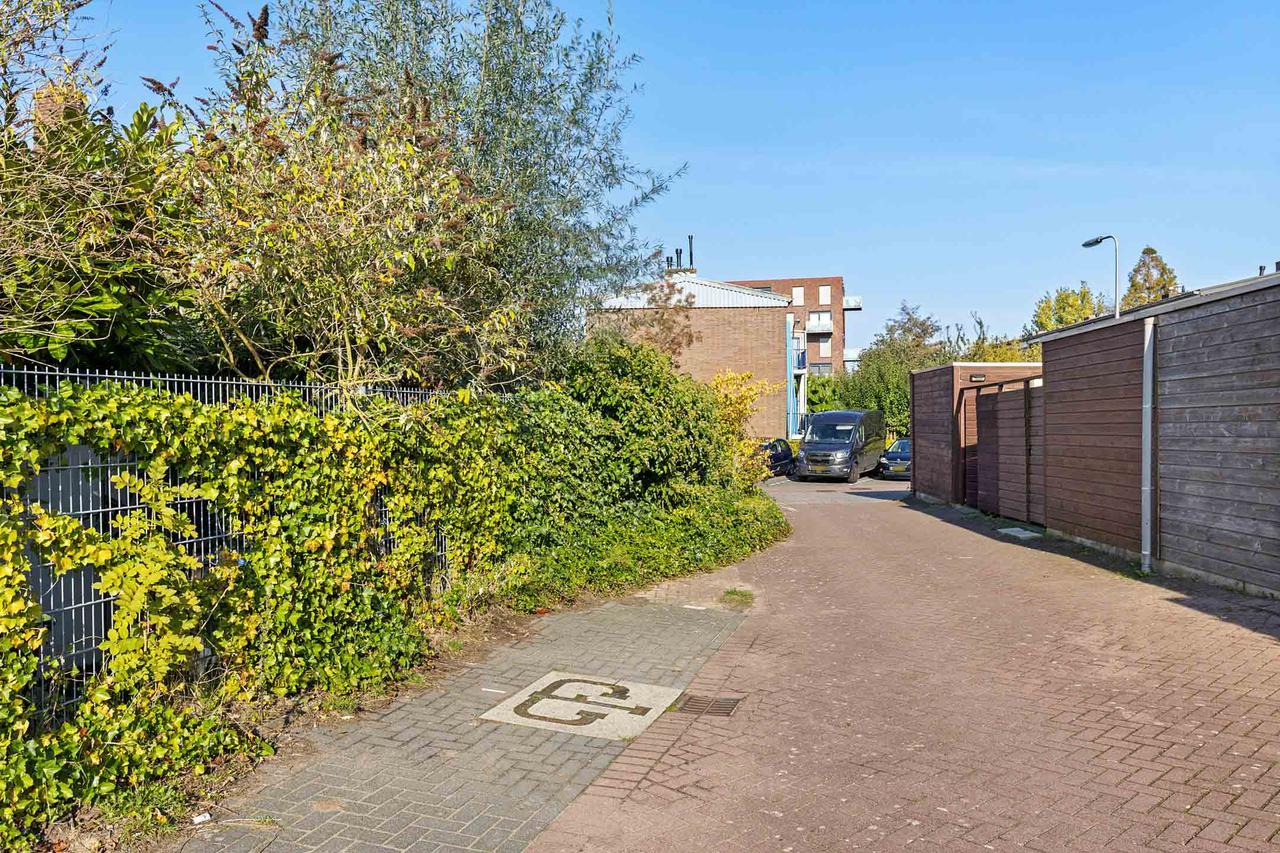 Furnished 5-Bedroom House in Gouda - Image 4