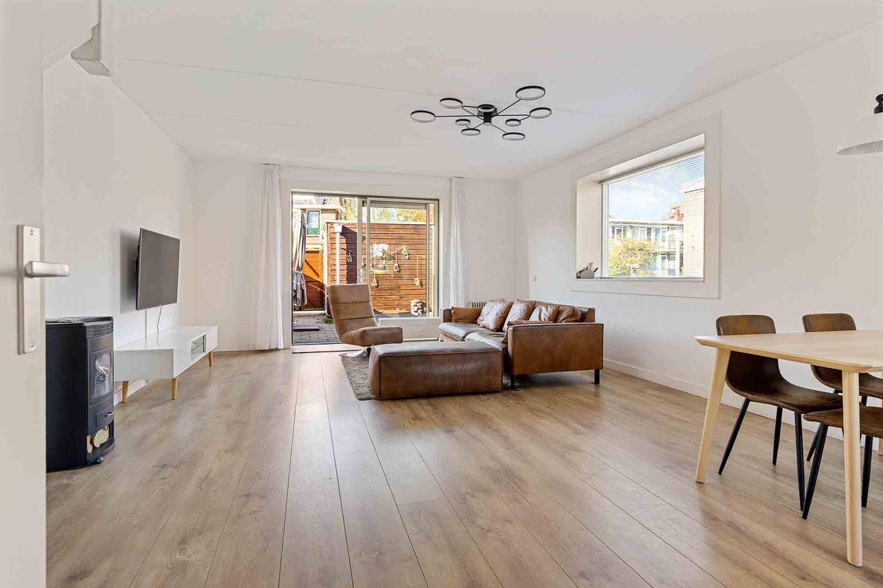 Furnished 5-Bedroom House in Gouda - Image 11