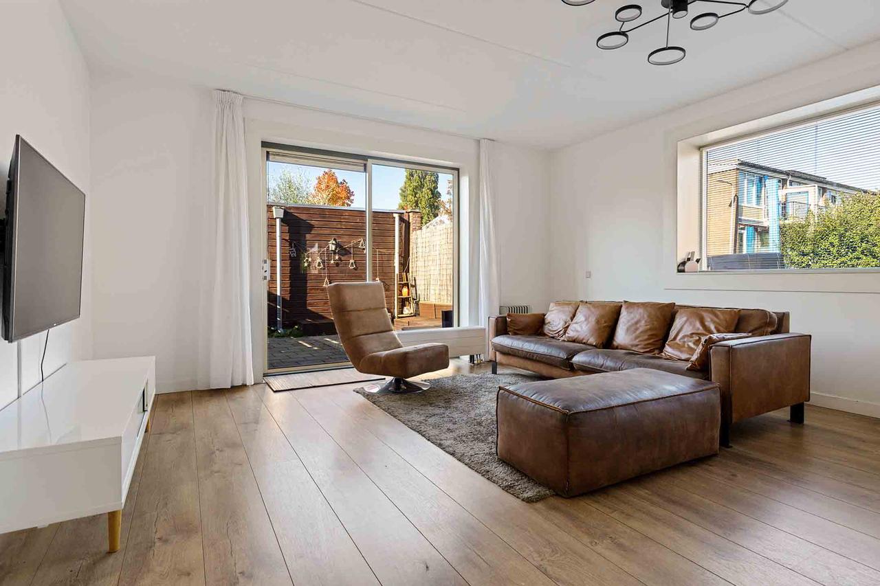 Furnished 5-Bedroom House in Gouda - Image 13