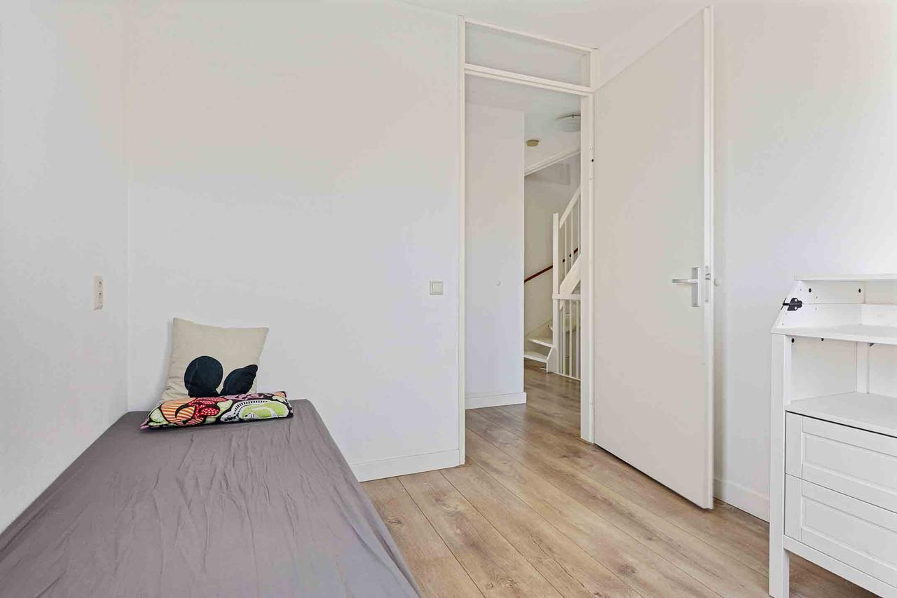 Furnished 5-Bedroom House in Gouda - Image 25