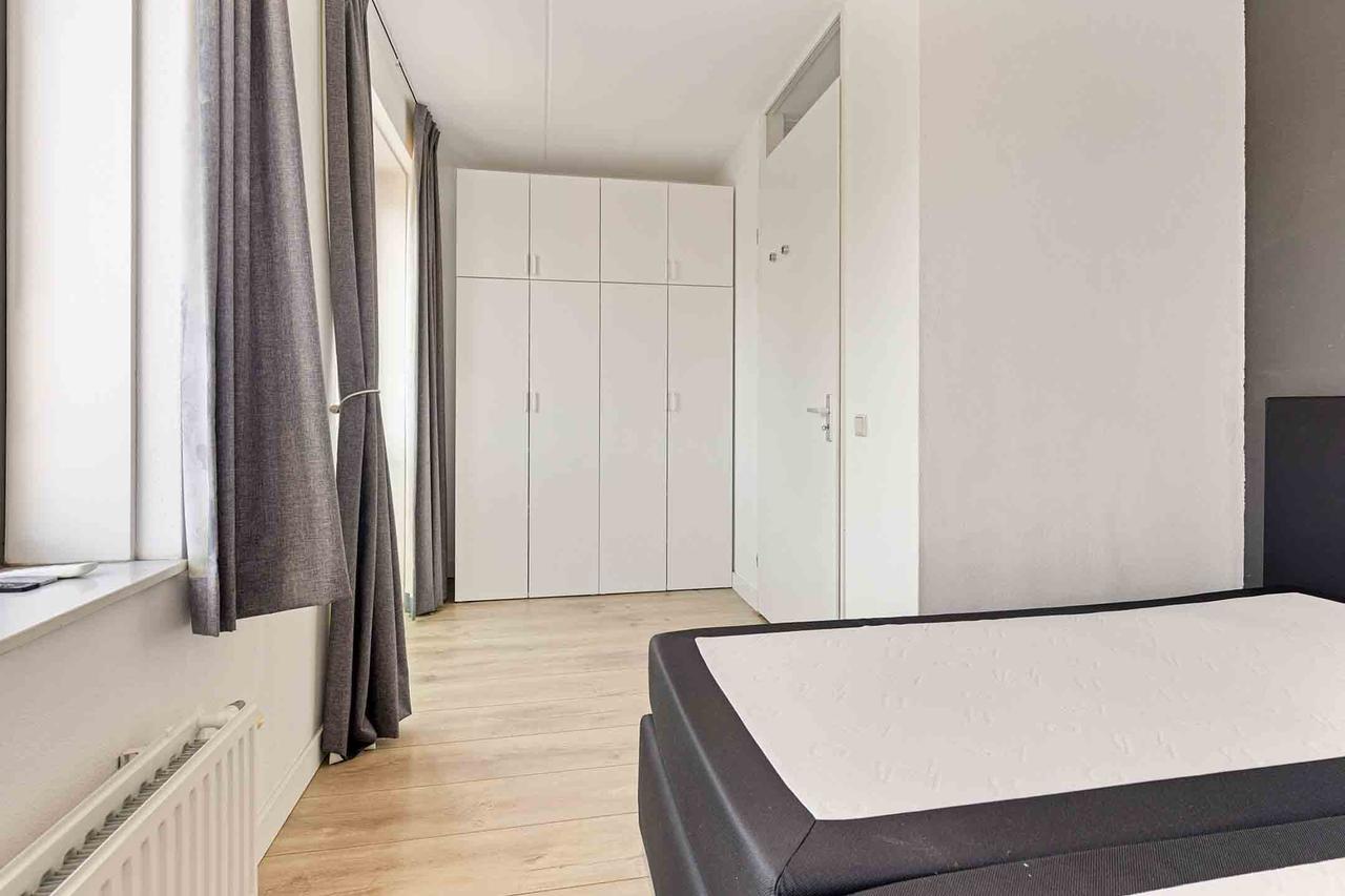 Furnished 5-Bedroom House in Gouda - Image 31