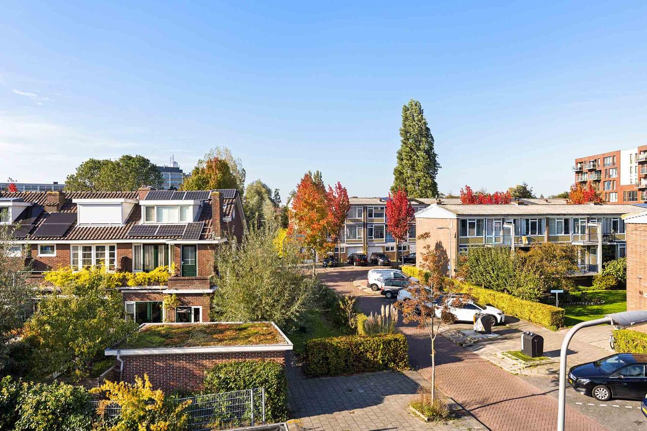 Furnished 5-Bedroom House in Gouda - Image 34