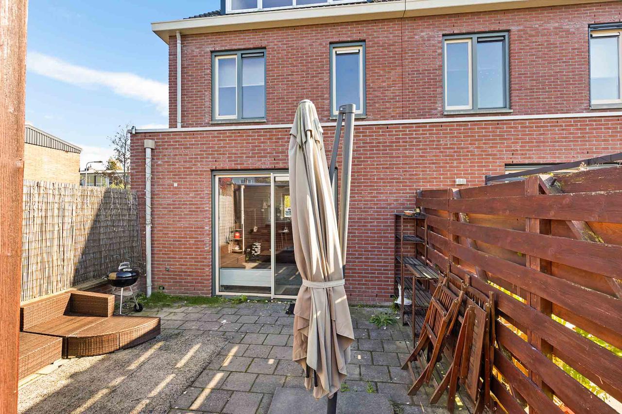 Furnished 5-Bedroom House in Gouda - Image 42