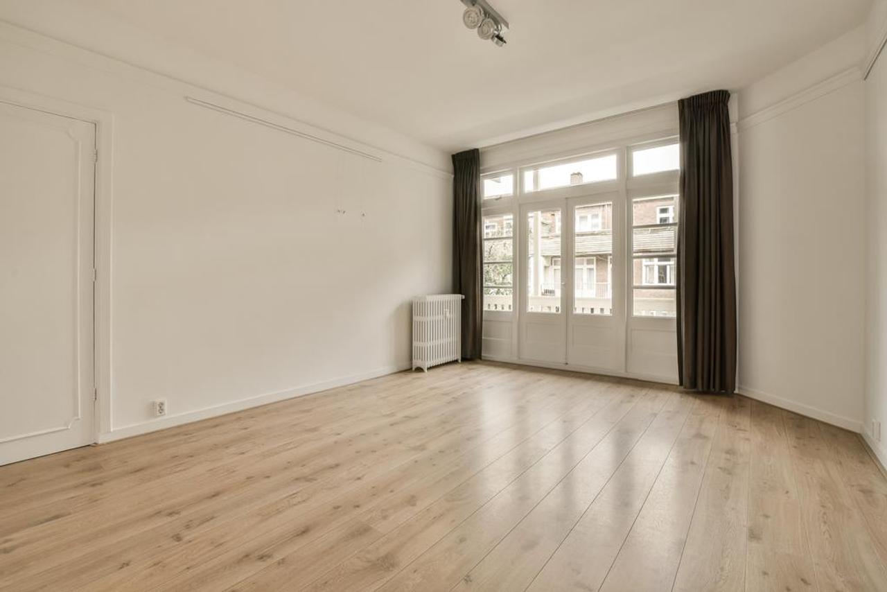 116 m² apartment with balcony in Oud-Zuid - Image 11