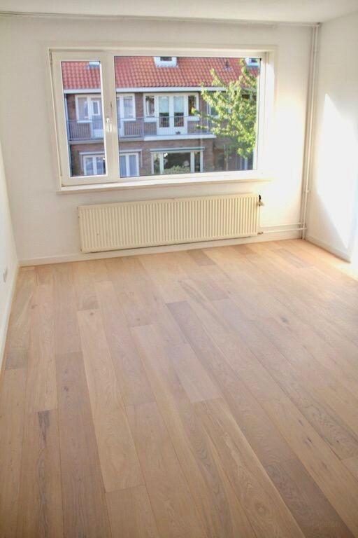 5-Bedroom Home in Haarlem - Image 10