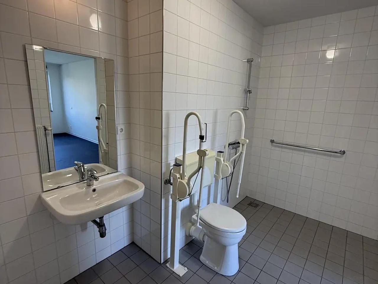 Rolstoeltoegankelijk 3-kamerappartement in Pendrecht - Afbeelding 10