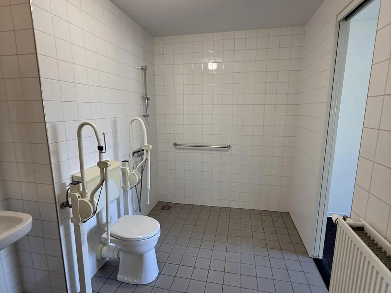 Rolstoeltoegankelijk 3-kamerappartement in Pendrecht - Afbeelding 11