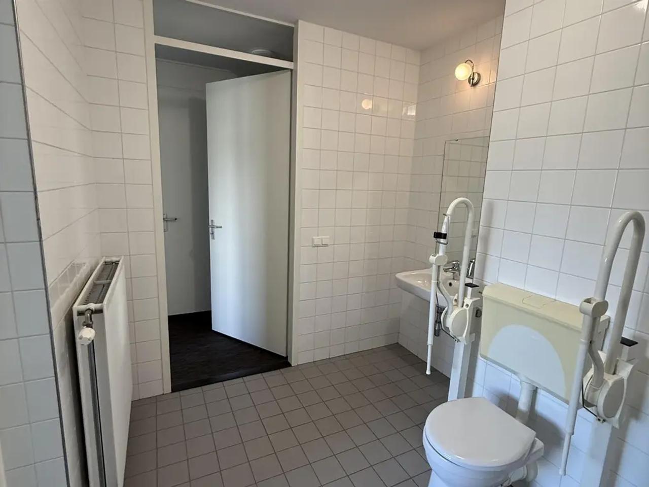 Rolstoeltoegankelijk 3-kamerappartement in Pendrecht - Afbeelding 16