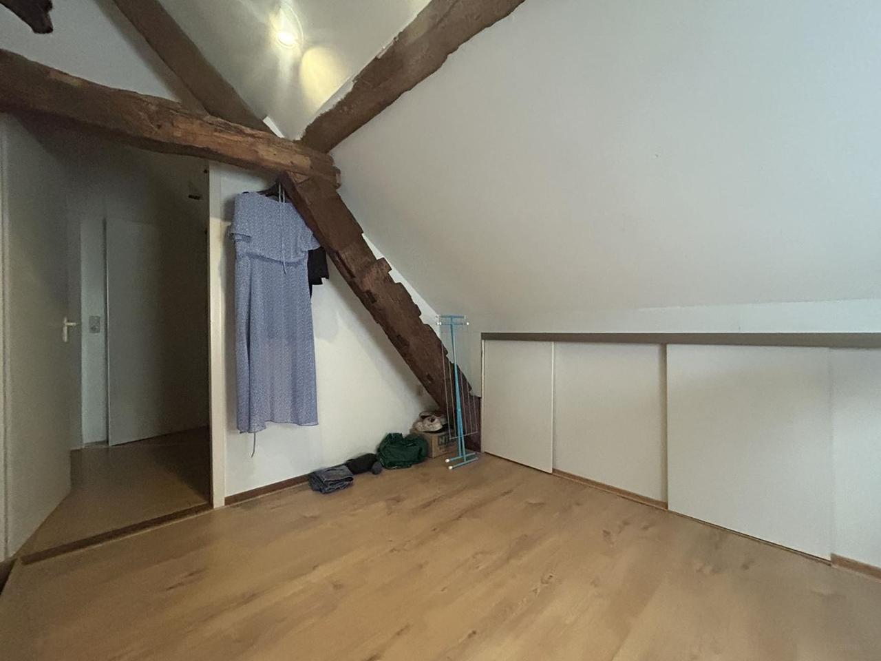 4-bedroom upper-floor apartment with roof terrace - Image 14