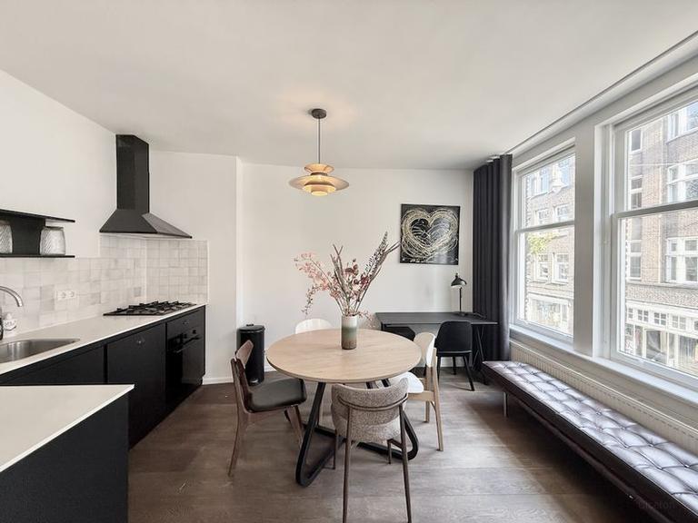 Gemeubileerd 2-kamerappartement met balkon - Afbeelding 5