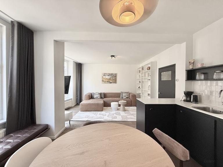 Gemeubileerd 2-kamerappartement met balkon - Afbeelding 7