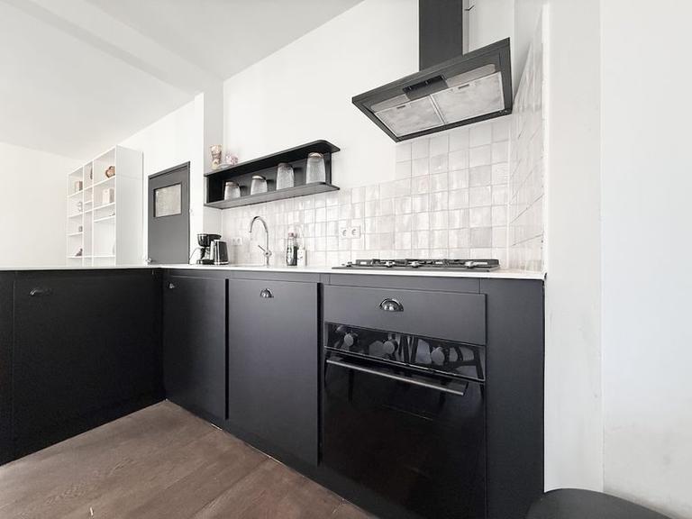 Gemeubileerd 2-kamerappartement met balkon - Afbeelding 8