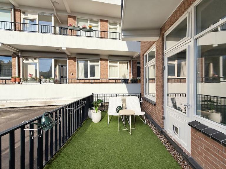 Gemeubileerd 2-kamerappartement met balkon - Afbeelding 9