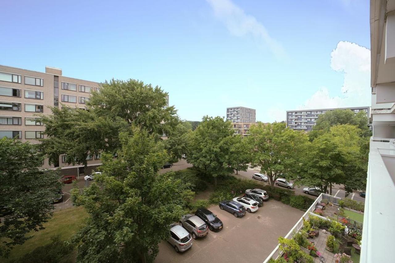 136 m² apartment with 3 bedrooms - Image 9